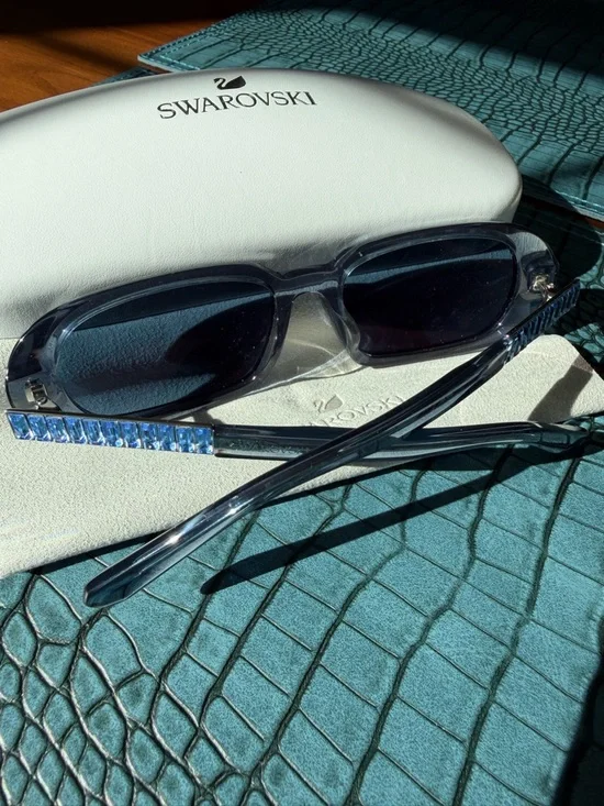 Stunning Swarovski Smoke-Blue Rectangular Sunglasses with baguette crystals ๐๐๐ - Picture 13 of 16